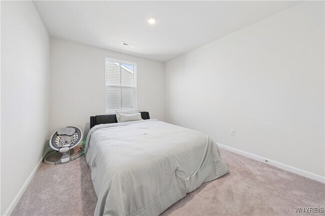 Building Photo - 32 Florence Ln