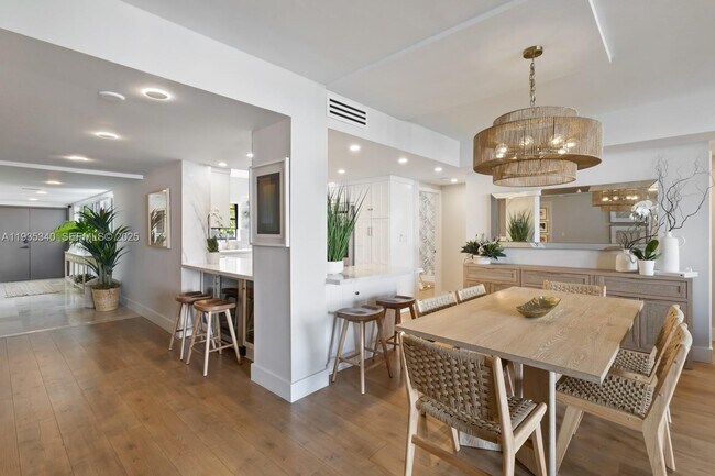 Building Photo - 141 Crandon Blvd