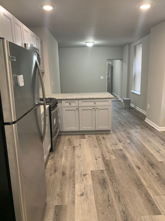 Building Photo - Newly Remodeled 3-bed / 3.5 bath Single Fa...