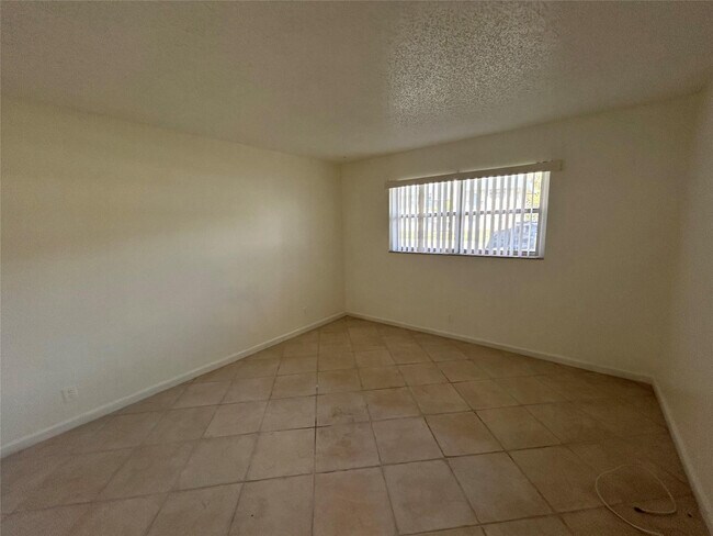 Building Photo - 8000 Fairview Dr