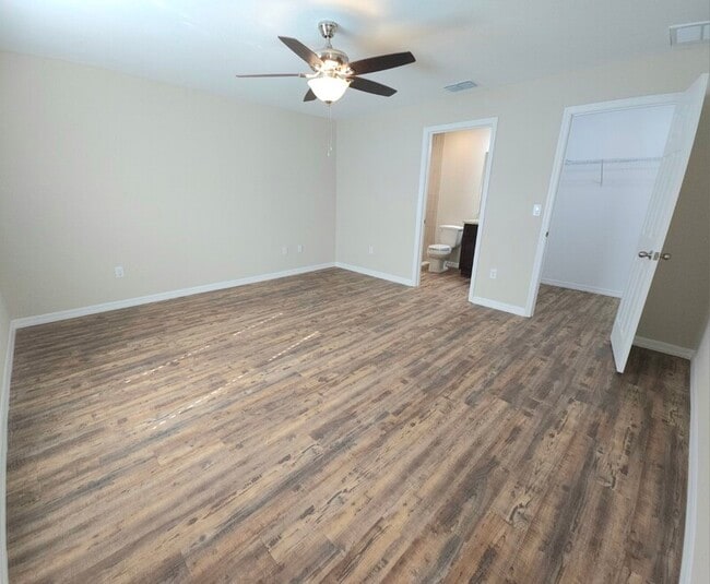 Building Photo - 60 Bahia Court Track