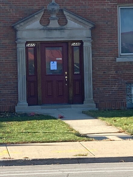 Building Photo - 5446 N Elston Ave