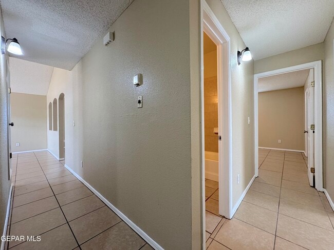 Building Photo - 7504 Howard St