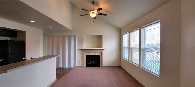 Building Photo - 1014 S Olympia Pl