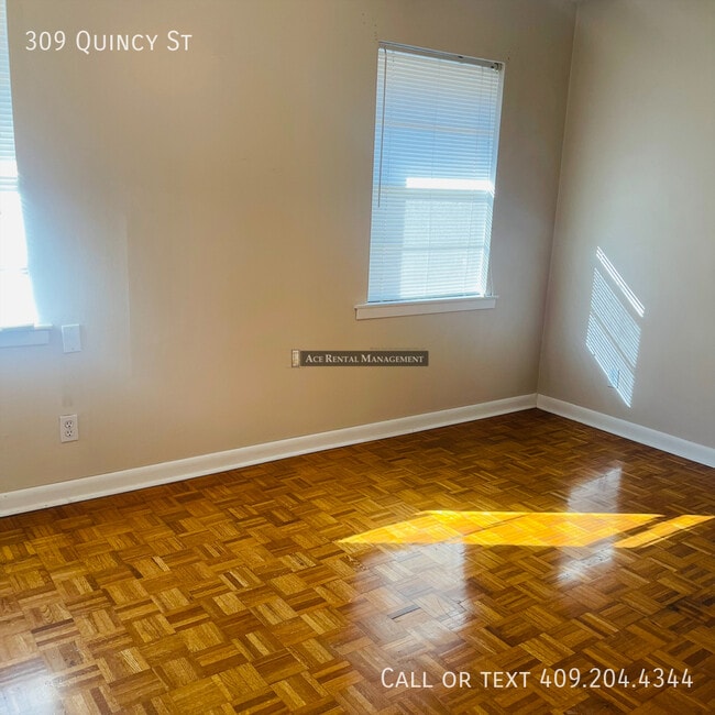 Building Photo - 309 Quincy St