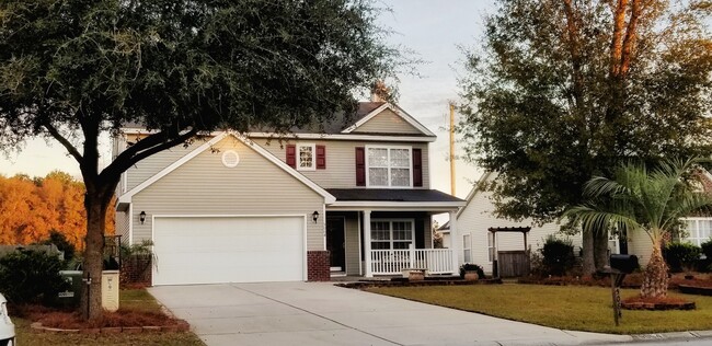 Building Photo - Beautiful 4-Bedroom 3 Bath Home