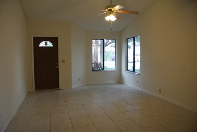 Building Photo - 6224 Country Fair Cir