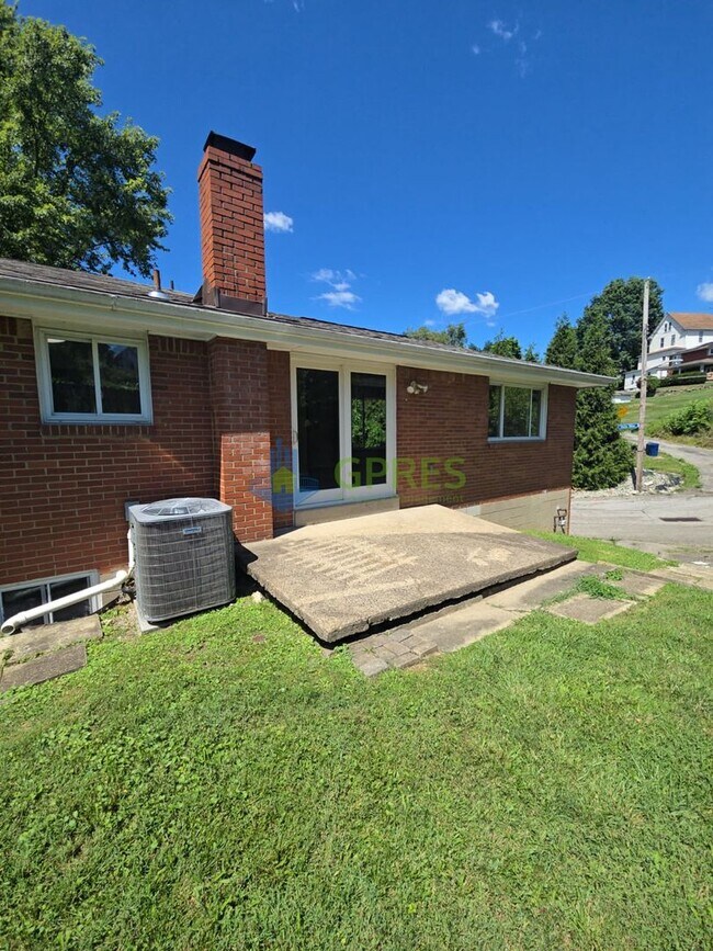 Building Photo - Newly remodeled 4-bedroom, 3-bath home in Pittsburgh
