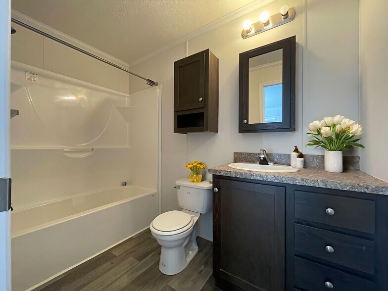 Building Photo - 38044 Johannes Dr