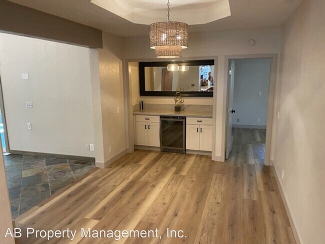 Building Photo - 5 br, 4 bath House - 5650 Hollyberry Lane