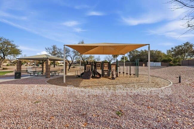 Building Photo - 919 E Monteleone St