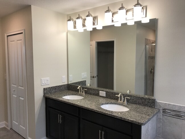 Building Photo - 5/3 Lake Nona/Moss park Home with FREE Lawncare, Internet, Cable and Phone