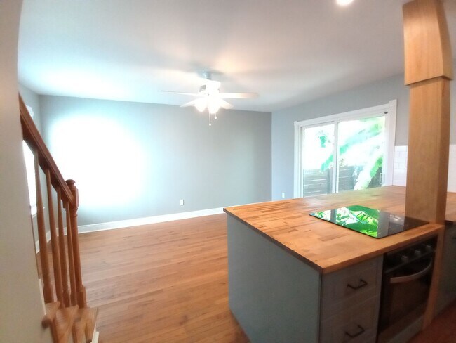 Building Photo - General Ogden