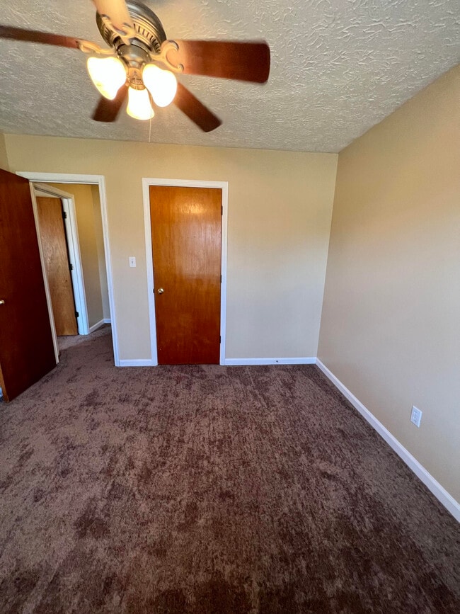 Building Photo - 3327 Wood Valley Ct