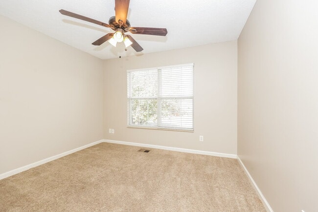 Building Photo - 317 Hunters Chase Dr