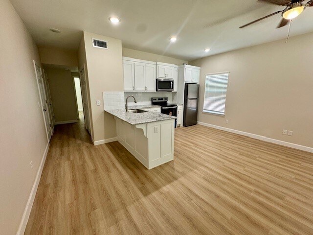 Building Photo - 700 E Johnson Ave