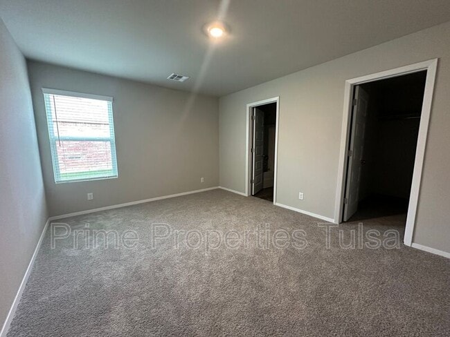 Building Photo - 27811 E 114th Pl S