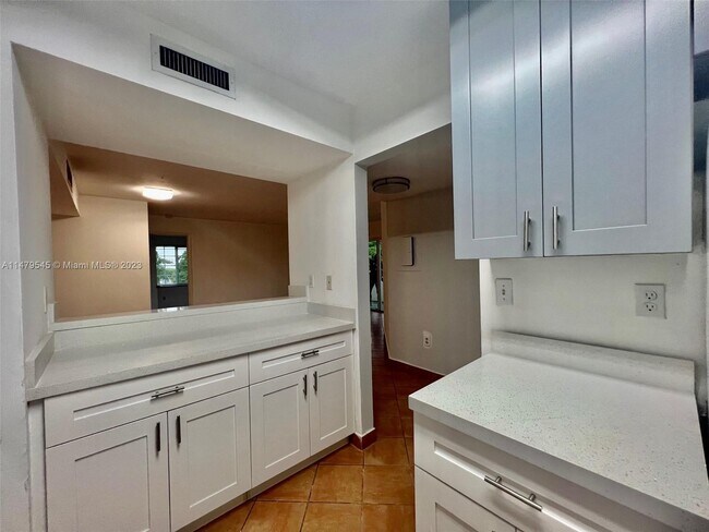 Building Photo - 10755 SW 108th Ave