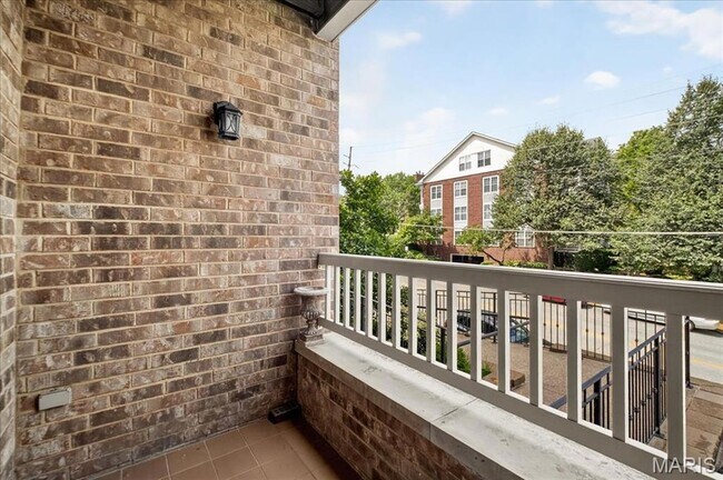 Building Photo - 500 North and South Rd