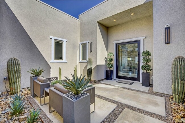 Building Photo - 6300 Clovis Point St