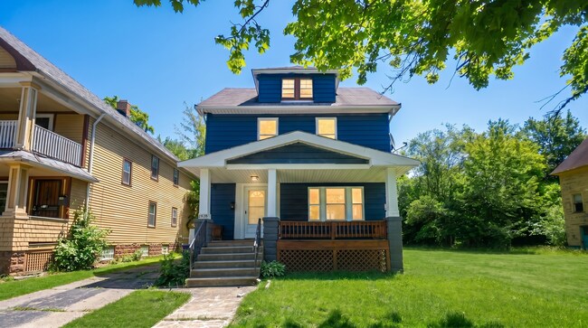 Building Photo - 3529 E 106th St