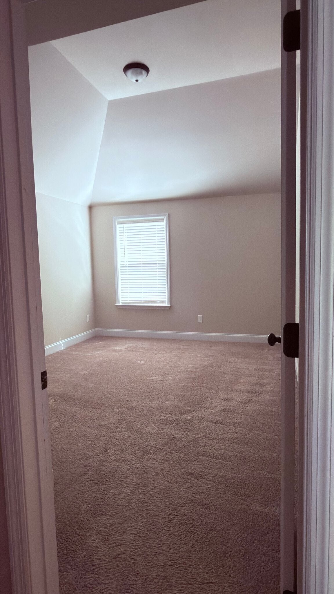 Building Photo - 4050 Stowe Dr