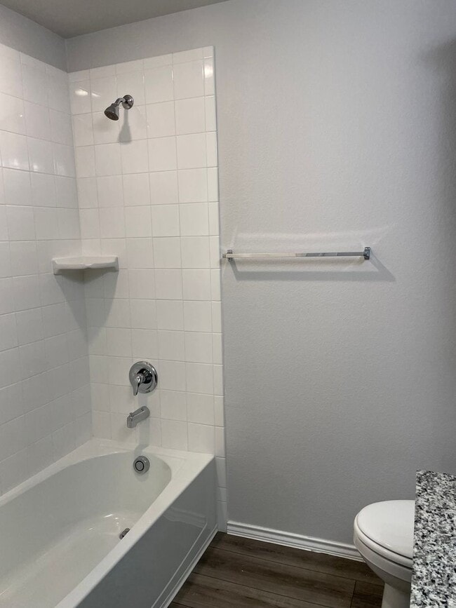 Building Photo - Available Now | Modern Single-Story 3 Bed, 2 Bath | Separate Office/Den | Big Yard | Pet Restrict...