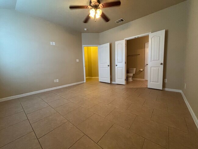 Building Photo - 4510 Cambridge Dr