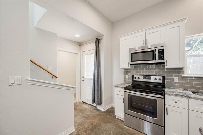 Building Photo - 811 Gunter St