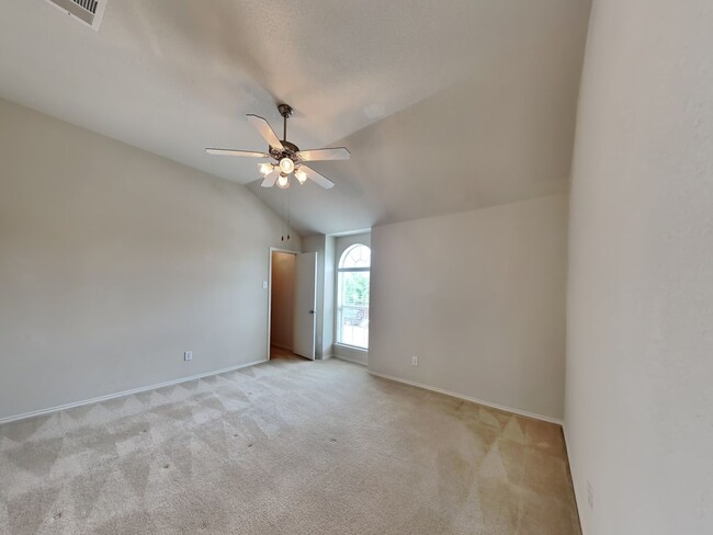 Building Photo - Beautiful Brick 2 story home MOVE IN READY!