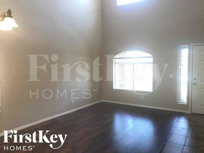 Building Photo - 2814 W Kowalsky Ln