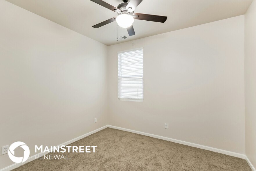 Building Photo - 6041 Edgemont Way