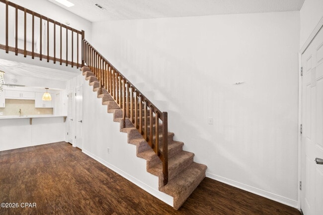 Building Photo - 6504 N Lagoon Dr