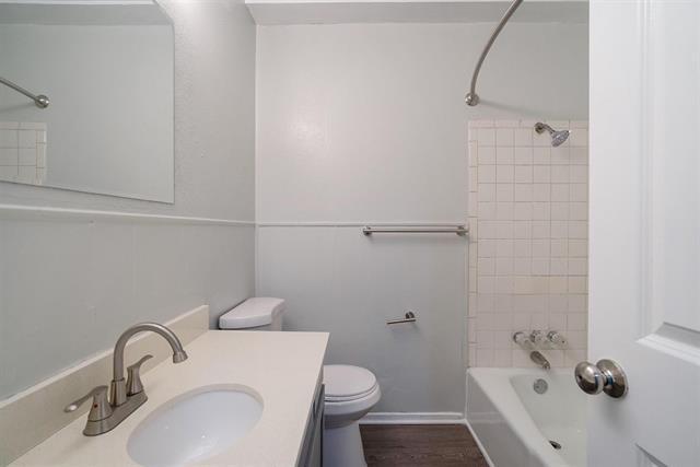 Building Photo - 307 Rose St