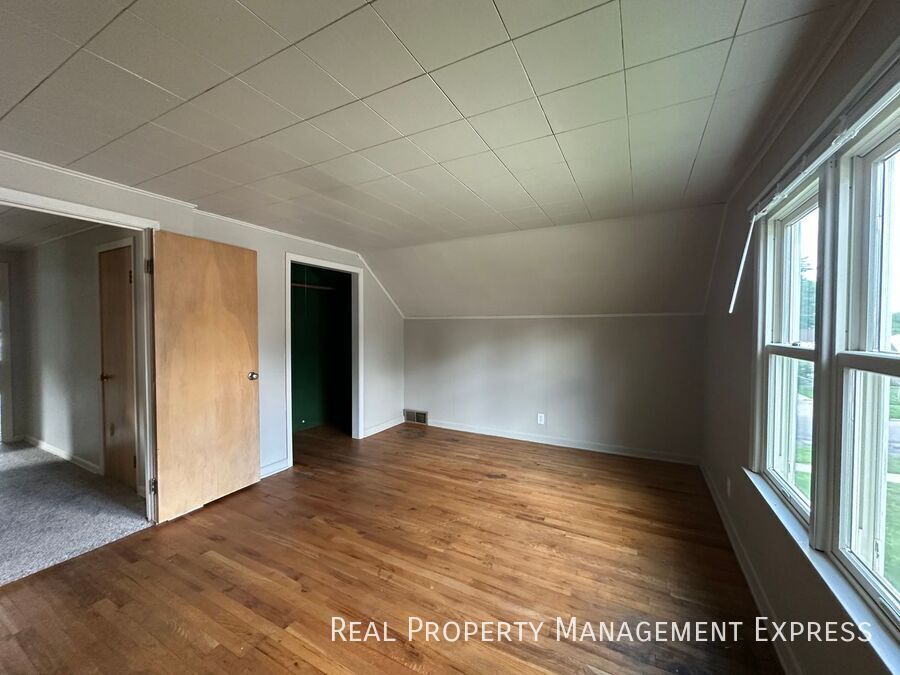 Building Photo - Cozy 4 Bedroom 3 Bathroom Home