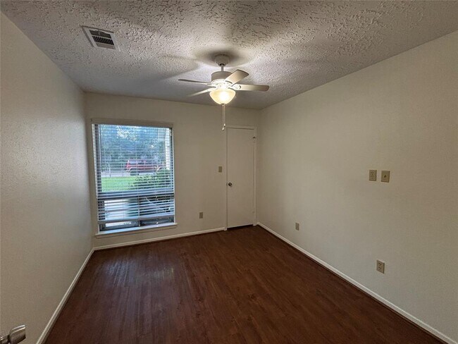 Building Photo - 12614 Campos Dr
