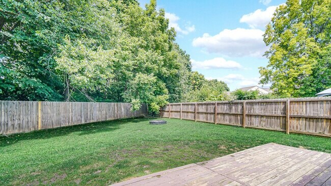 Building Photo - 4447 Connaught Dr E