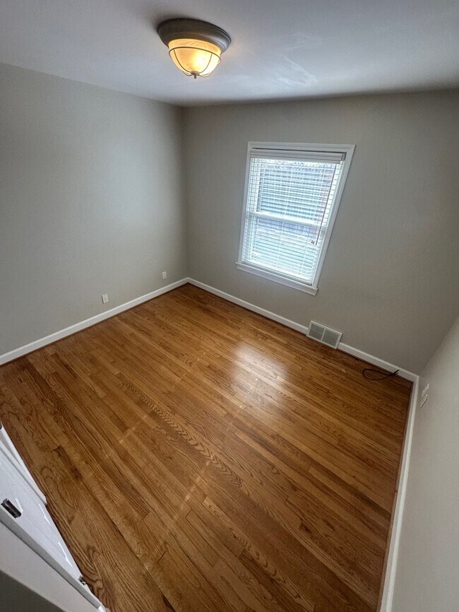 Building Photo - 3602 Ravena Ave