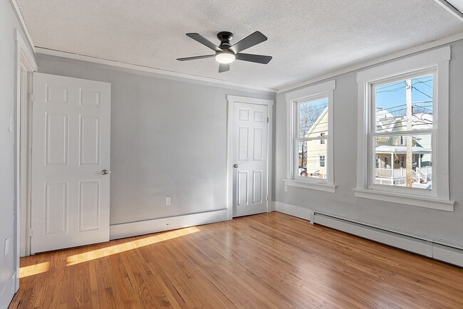 Building Photo - 88 Baker St