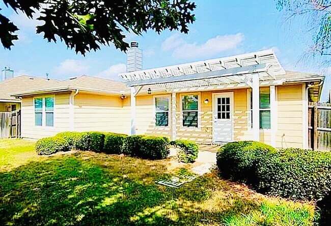 Building Photo - 9809 Tyler Dr
