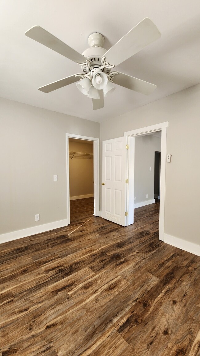 Building Photo - 5930 S New Hope Rd