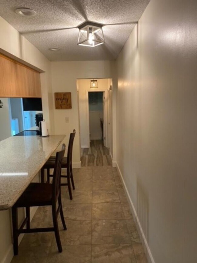 Building Photo - 3/2.5 in Sebastian FL