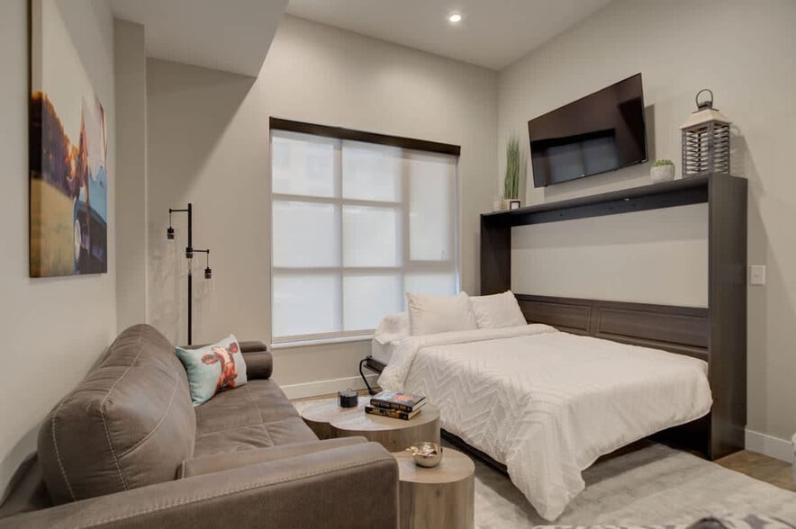 Building Photo - 110 W Beall St