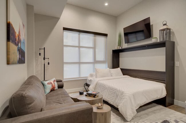 Building Photo - 110 W Beall St