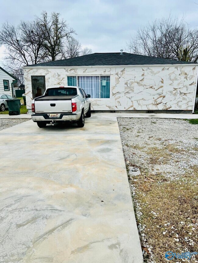 Primary Photo - 3605 6th Ave SW