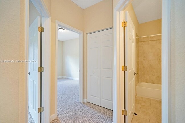 Building Photo - 1048 NE 208th St