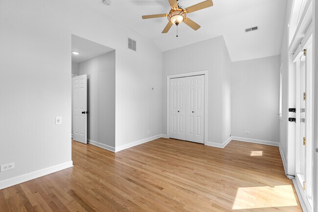Building Photo - 2725 N Magnolia Ave
