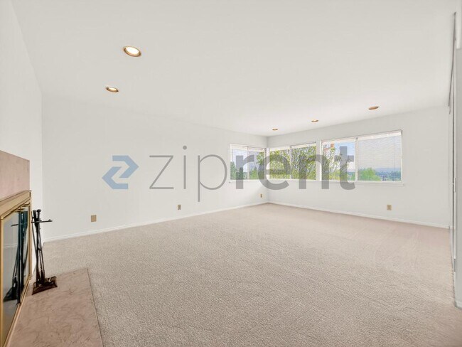 Building Photo - 9534 Swinton Ave