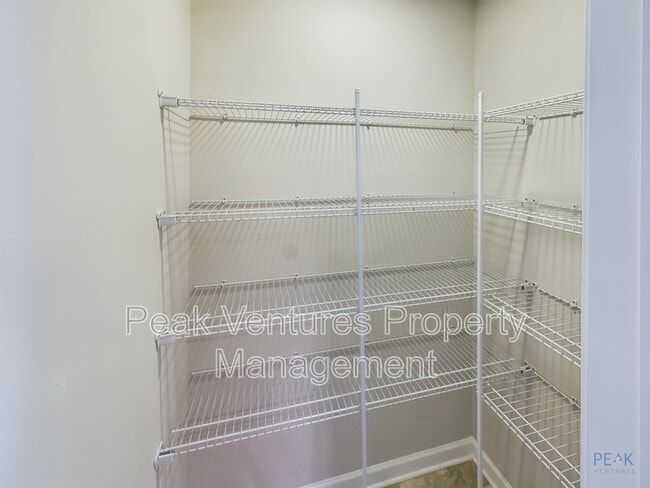 Building Photo - 11 Endeavor Cir