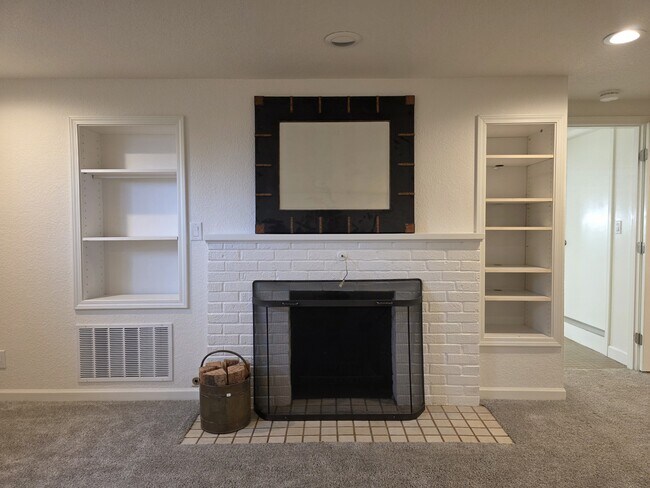 Building Photo - 963 Parkway Dr NW